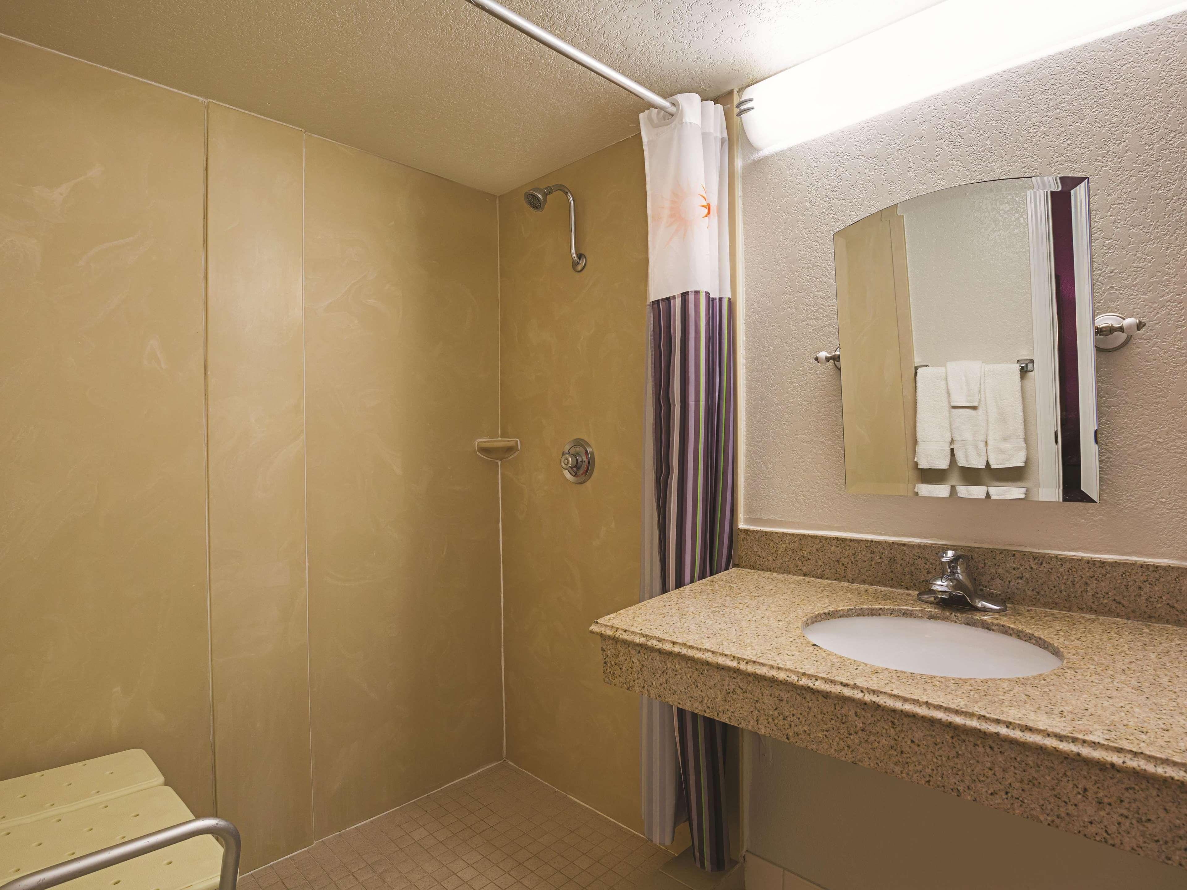 Wingate By Wyndham Beachfront At The Seawall Hotel 3*