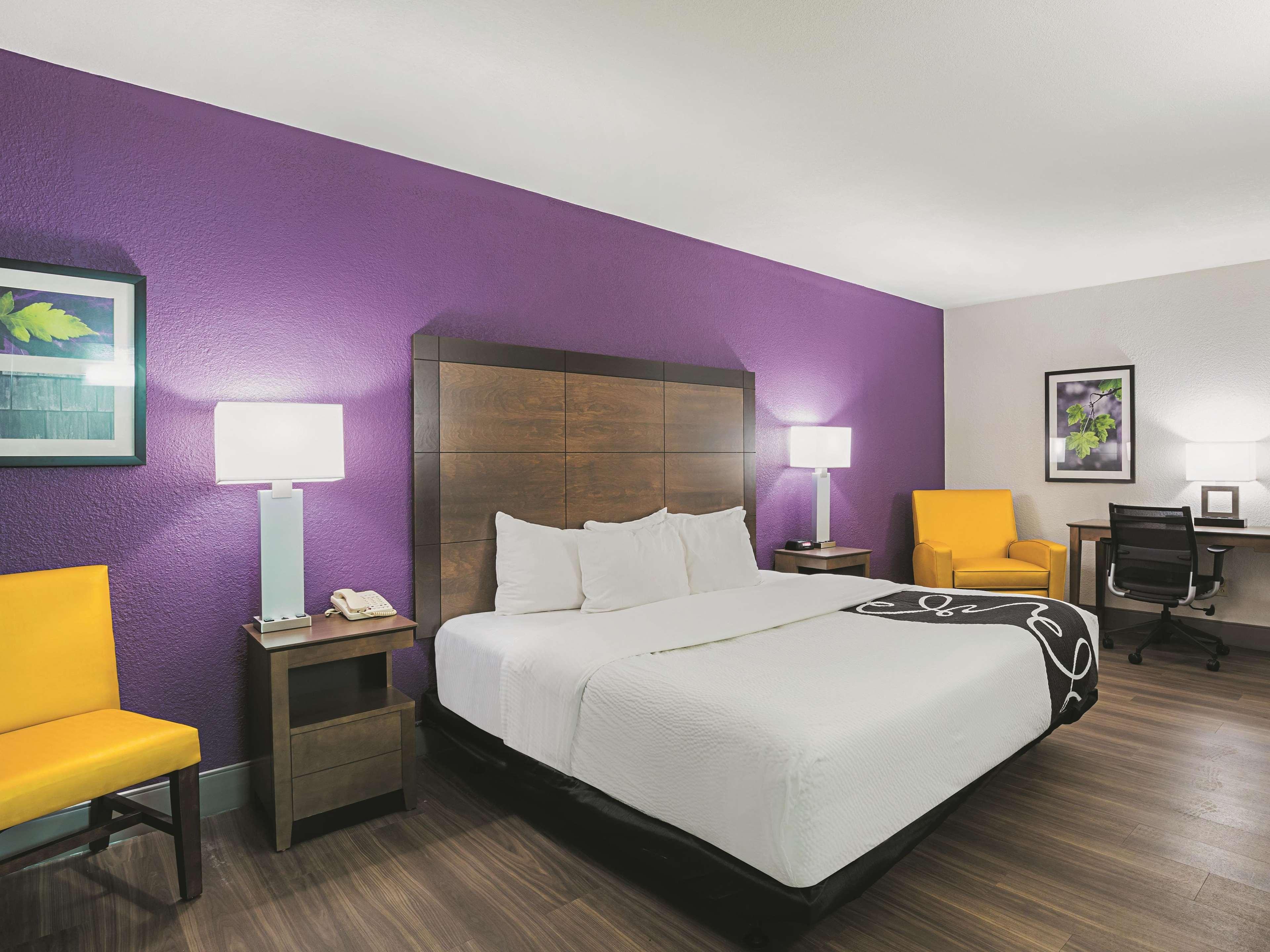 Wingate By Wyndham Beachfront At The Seawall Hotel