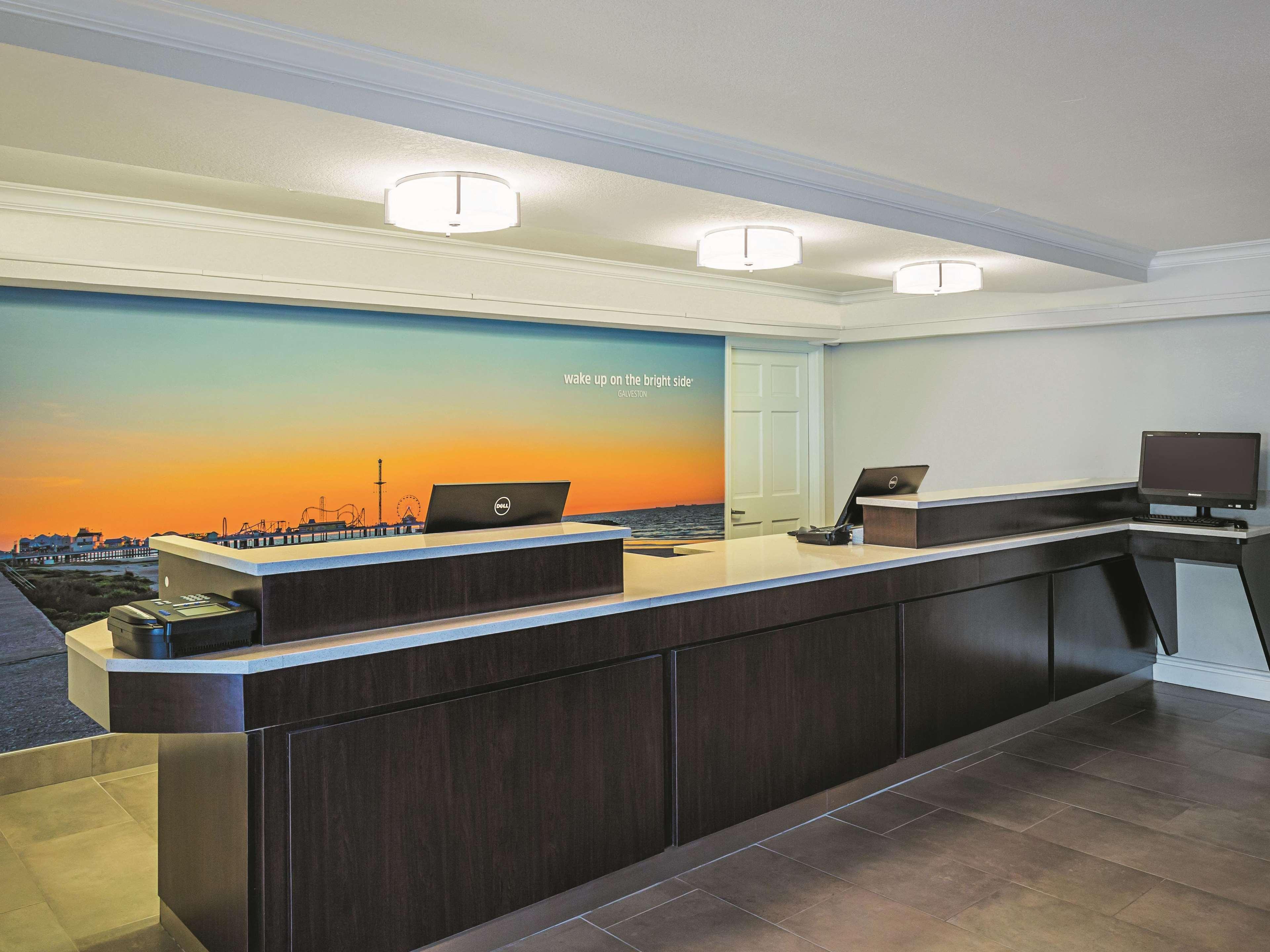Wingate By Wyndham Beachfront At The Seawall