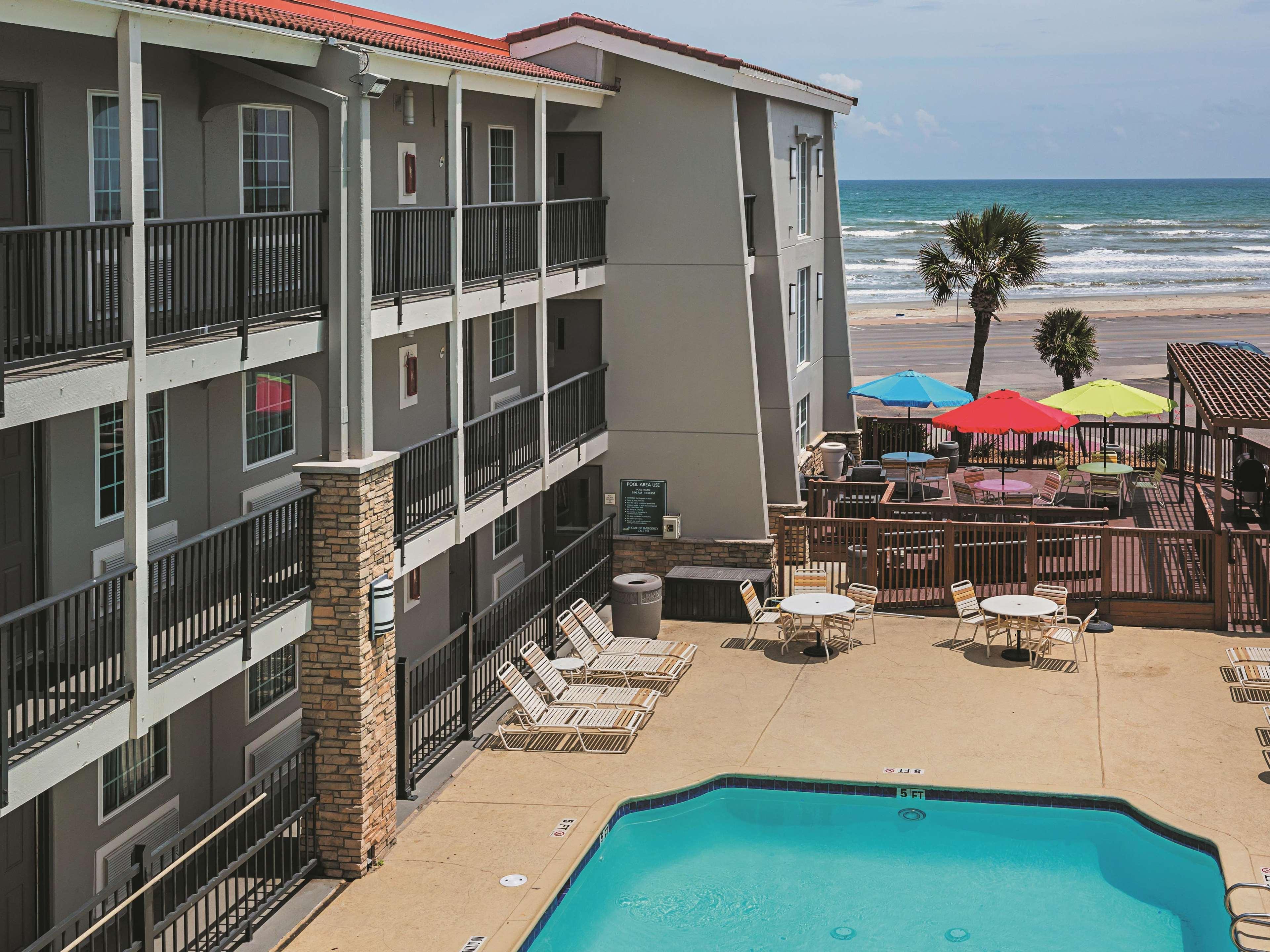 Wingate By Wyndham Beachfront At The Seawall Hotel Galveston