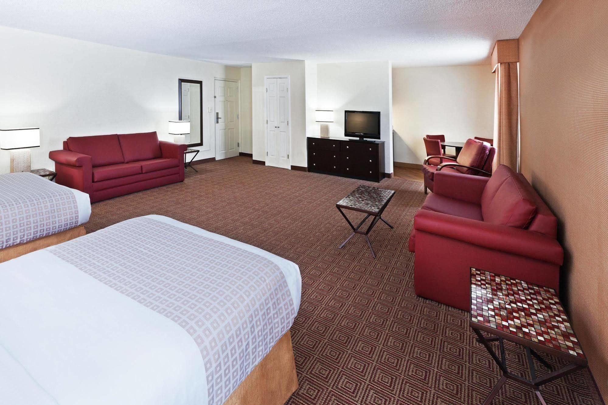 Wingate By Wyndham Beachfront At The Seawall Galveston