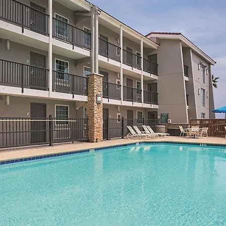 Wingate By Wyndham Galveston Beachfront At The Seawall 