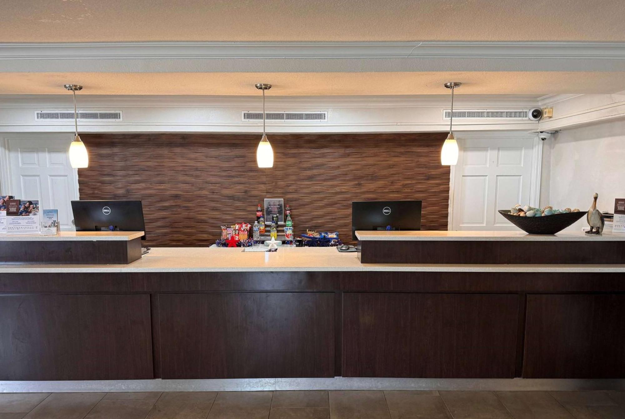 Wingate By Wyndham Beachfront At The Seawall Galveston